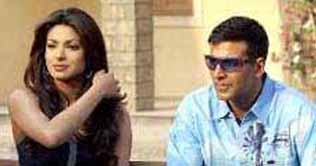Akshay reunites with Priyanka